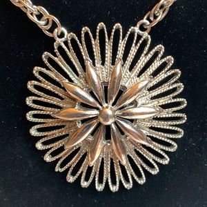 Vintage Starburst Flower Pendant 20” Silver Chain